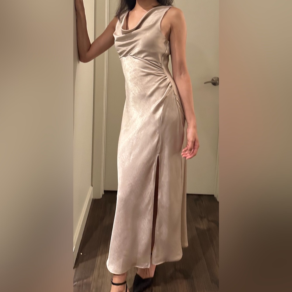 Zara Elegant Sleeveless Dress